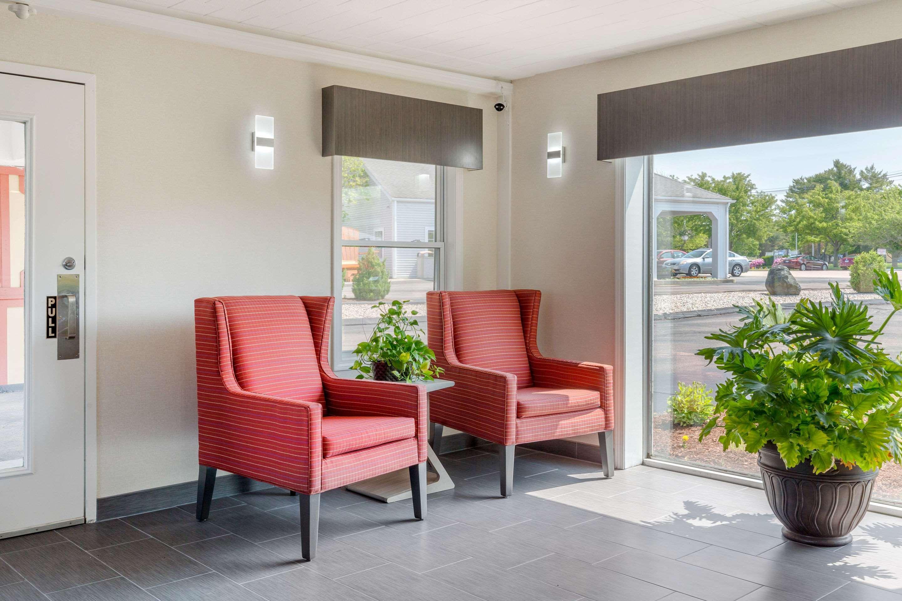 Rodeway Inn Мистик Екстериор снимка