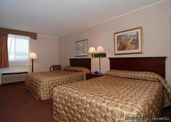 Rodeway Inn Мистик Екстериор снимка