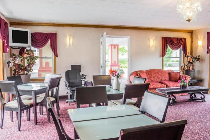 Rodeway Inn Мистик Екстериор снимка