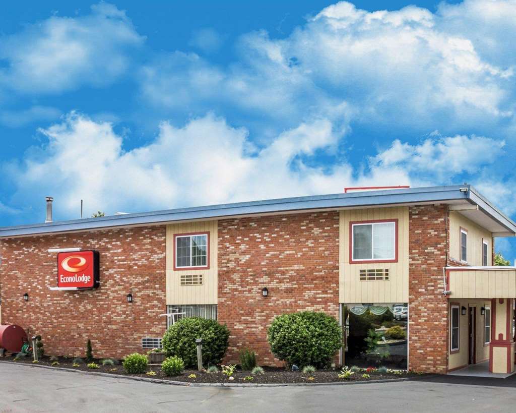 Rodeway Inn Мистик Екстериор снимка
