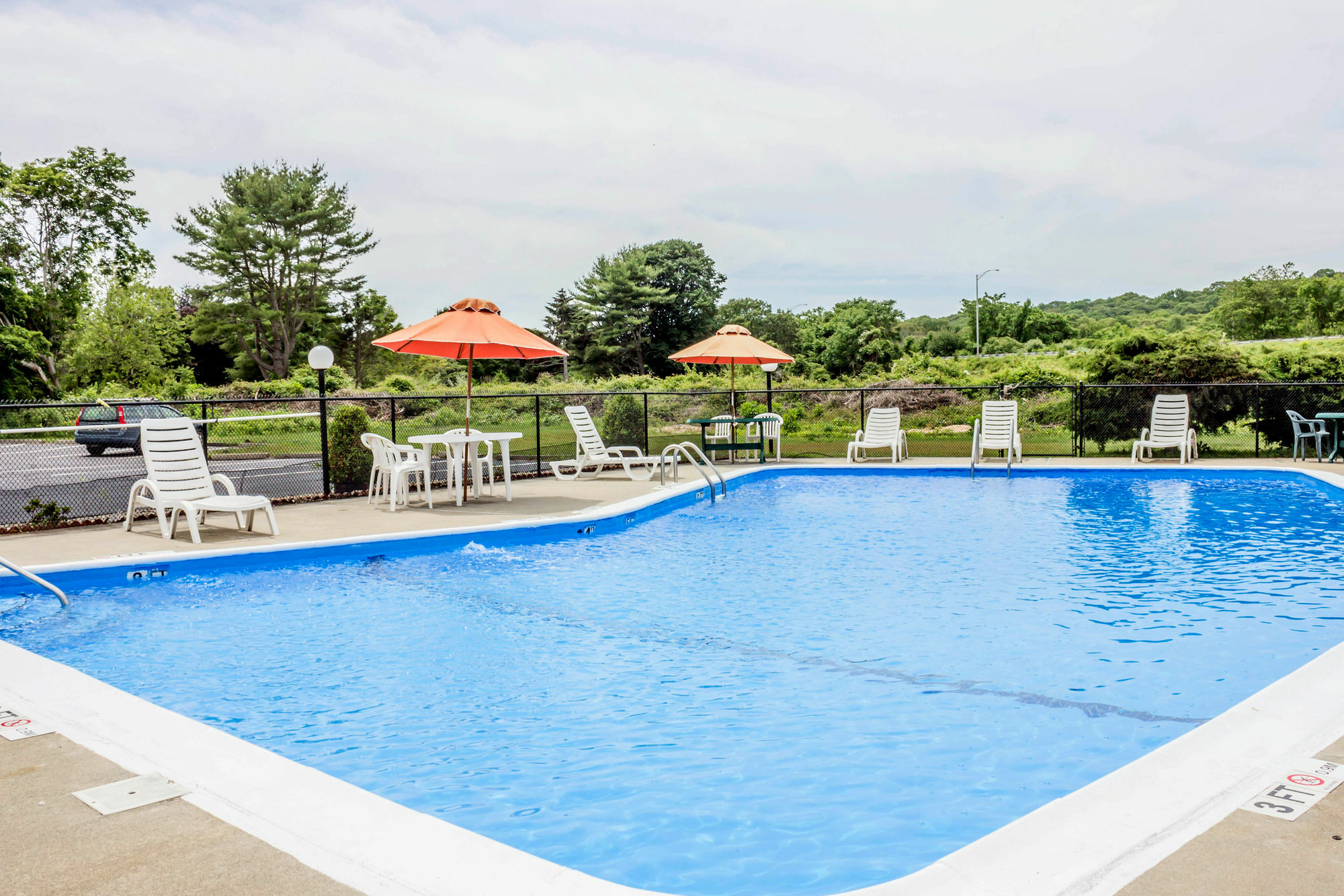 Rodeway Inn Мистик Екстериор снимка