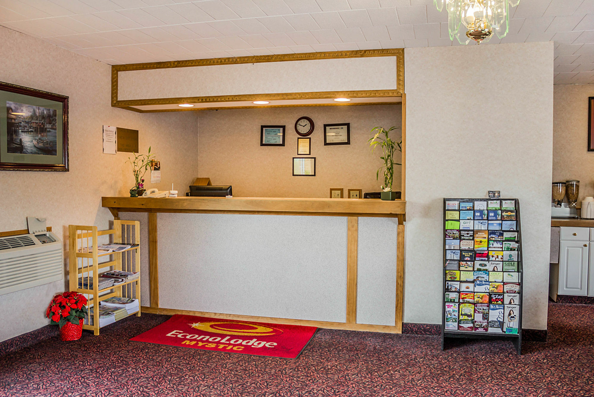 Rodeway Inn Мистик Екстериор снимка