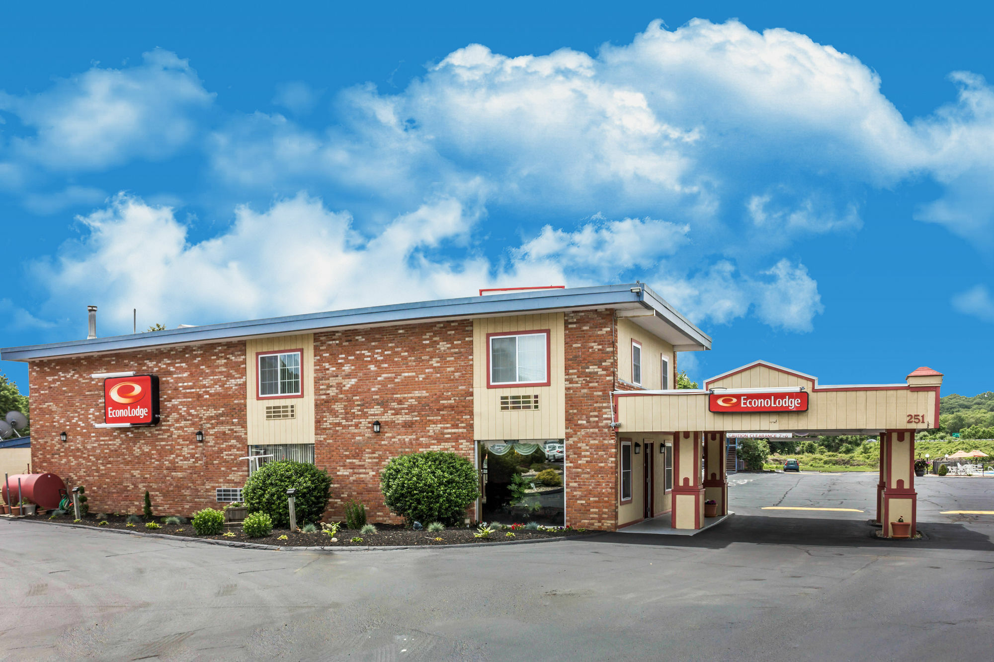 Rodeway Inn Мистик Екстериор снимка