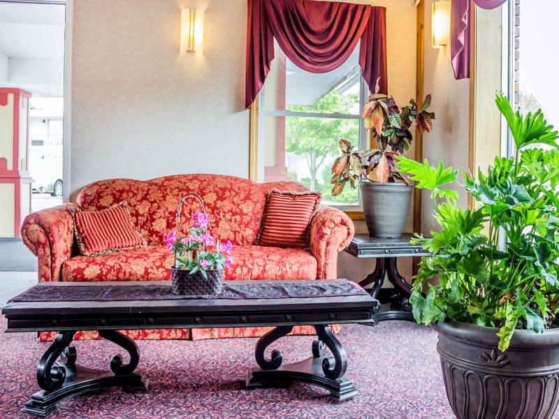 Rodeway Inn Мистик Екстериор снимка