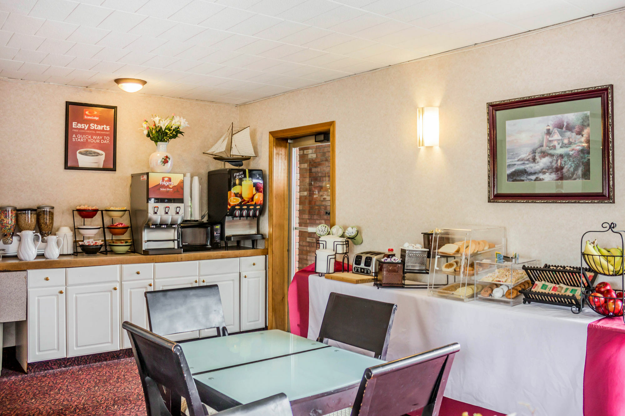 Rodeway Inn Мистик Екстериор снимка