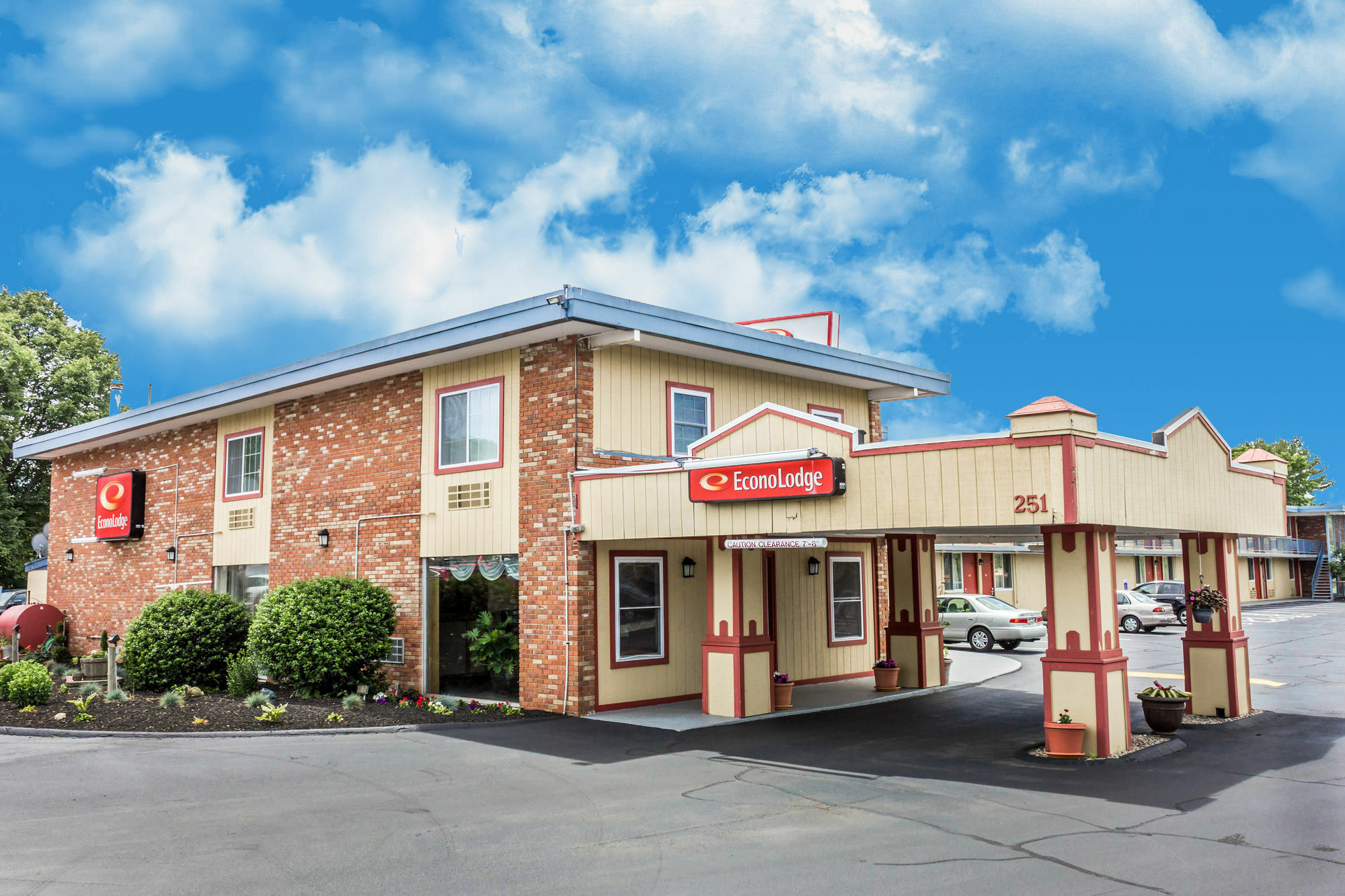 Rodeway Inn Мистик Екстериор снимка