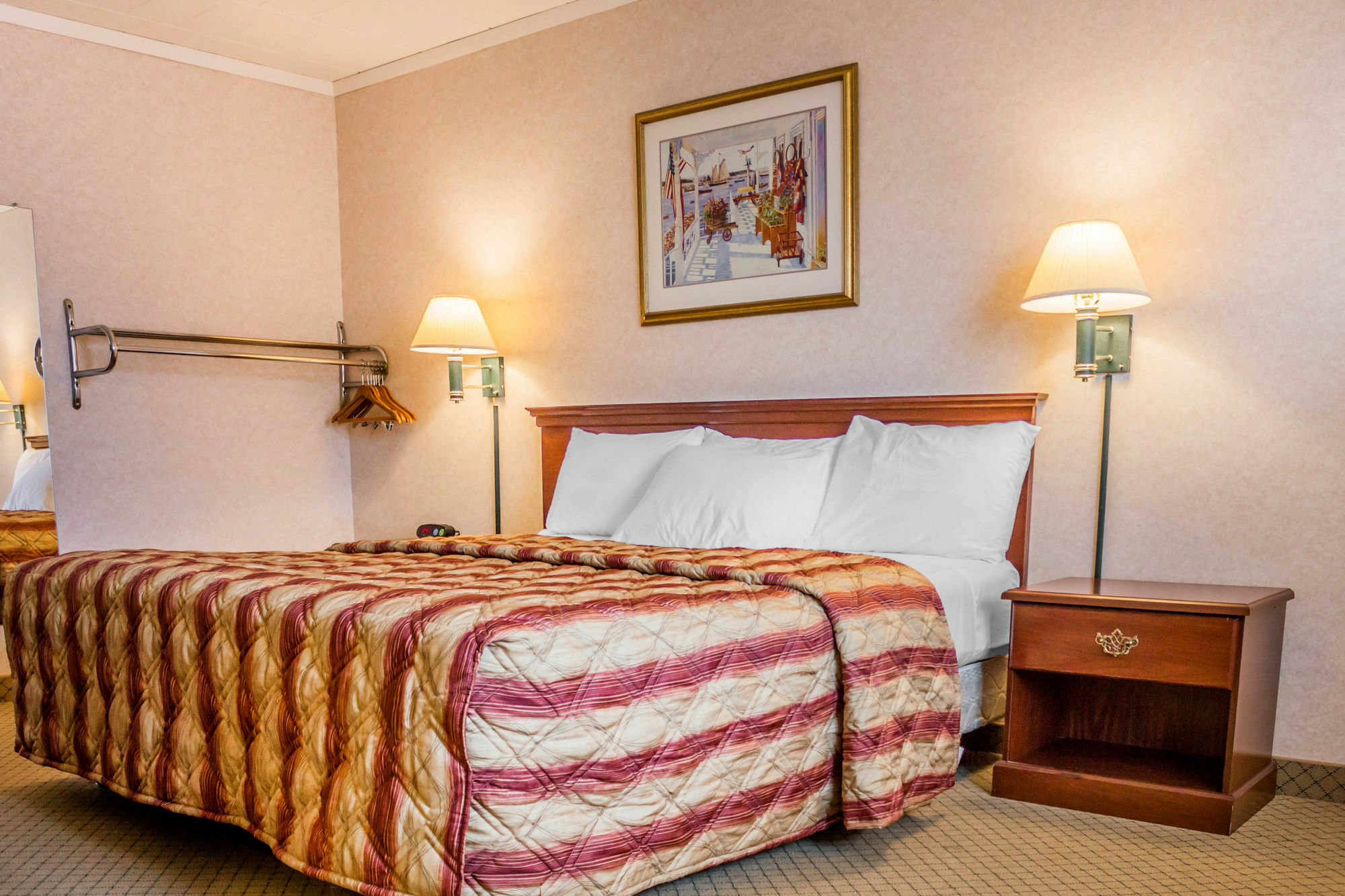 Rodeway Inn Мистик Екстериор снимка